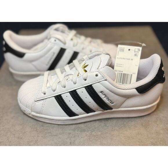 Adidas Superstar women's size 5 brand new in the original box! - Picture 1 of 5